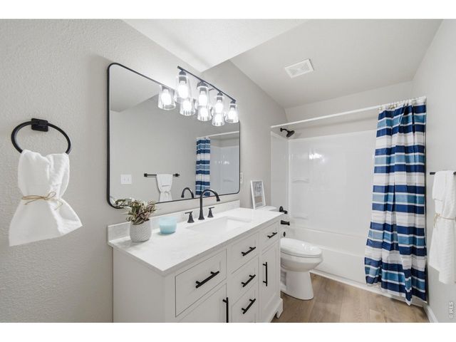 4221 Lake Mead Dr, Greeley, CO 80634