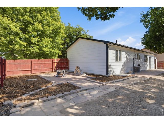 4221 Lake Mead Dr, Greeley, CO 80634