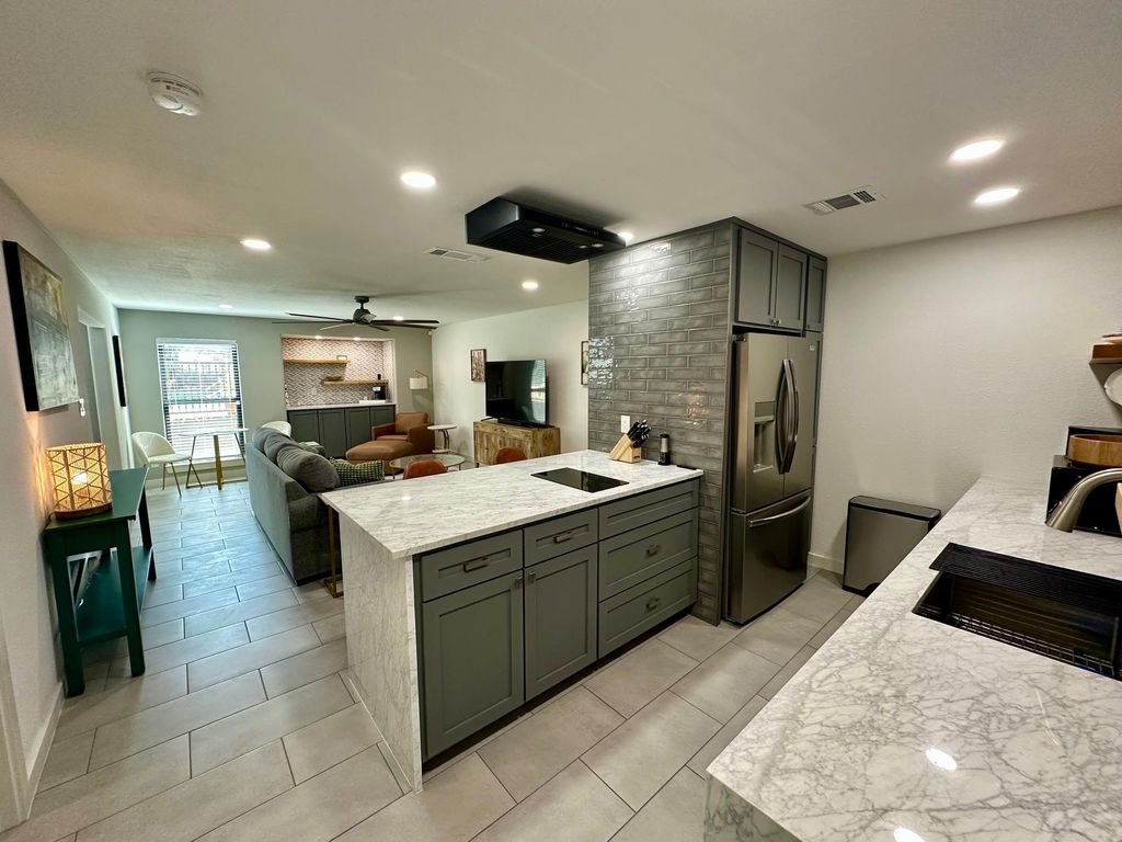 1510 W North Loop BLVD 1113, Austin, TX 78756