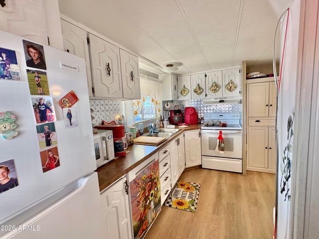 10540 E APACHE Trail 169, Apache Junction, AZ 85120