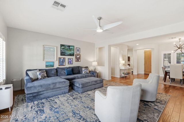 7053 N 7TH Avenue, Phoenix, AZ 85021