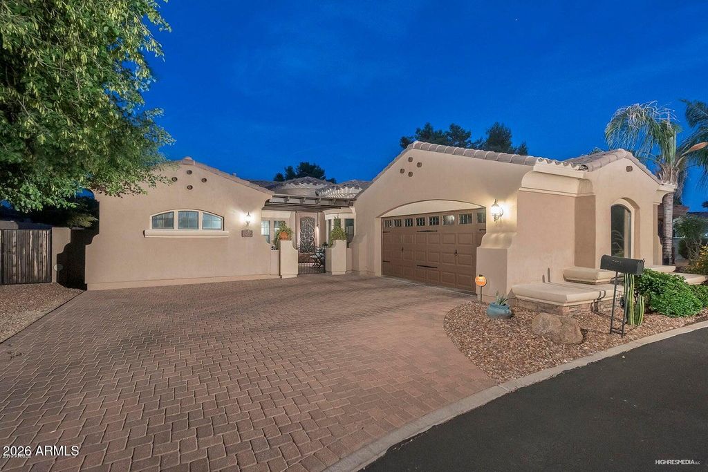 7053 N 7TH Avenue, Phoenix, AZ 85021 — exterior