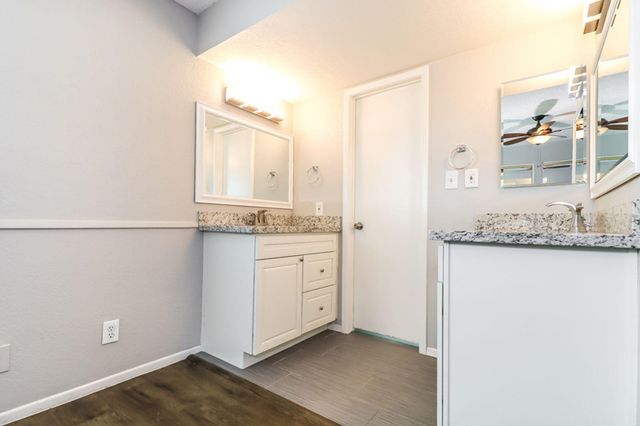 1323 W Rosemonte Drive, Phoenix, AZ 85027