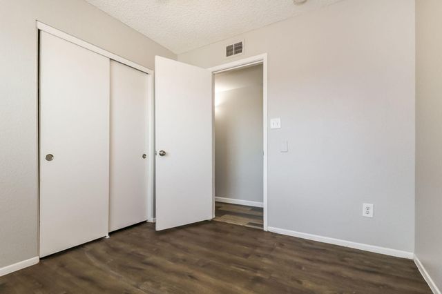 1323 W Rosemonte Drive, Phoenix, AZ 85027