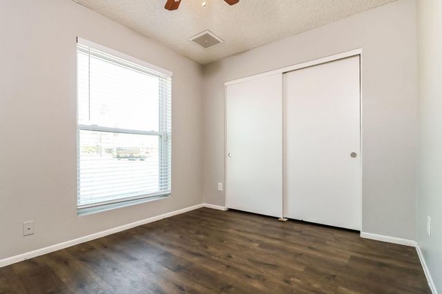 1323 W Rosemonte Drive, Phoenix, AZ 85027