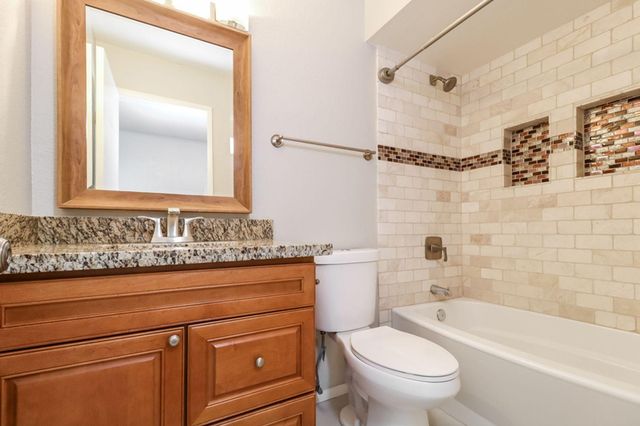 1323 W Rosemonte Drive, Phoenix, AZ 85027
