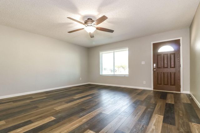 1323 W Rosemonte Drive, Phoenix, AZ 85027