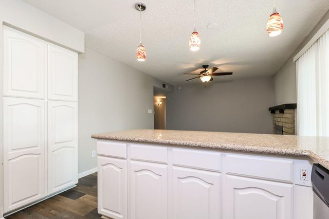 1323 W Rosemonte Drive, Phoenix, AZ 85027