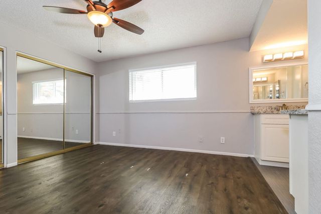 1323 W Rosemonte Drive, Phoenix, AZ 85027