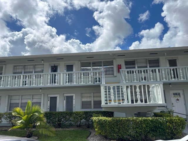218 Windsor, West Palm Beach, FL 33417