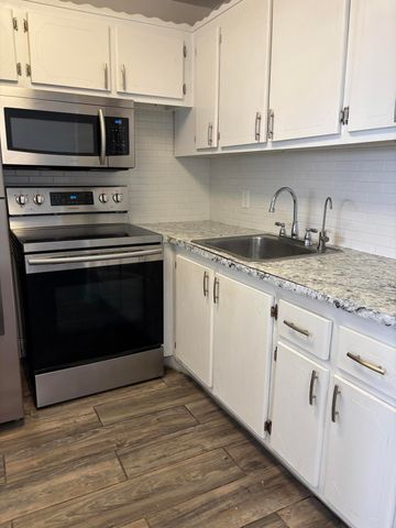 218 Windsor, West Palm Beach, FL 33417