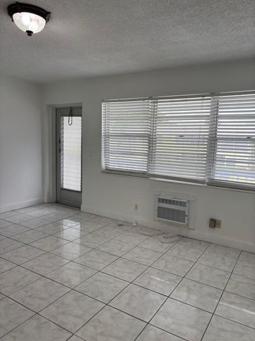 218 Windsor, West Palm Beach, FL 33417