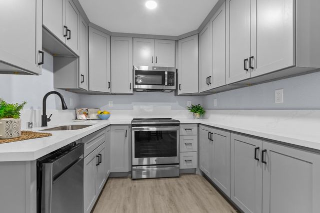 6907 Coronation Ct, Rio Linda, CA 95673