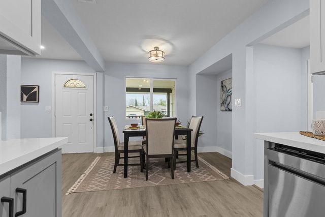 6907 Coronation Ct, Rio Linda, CA 95673