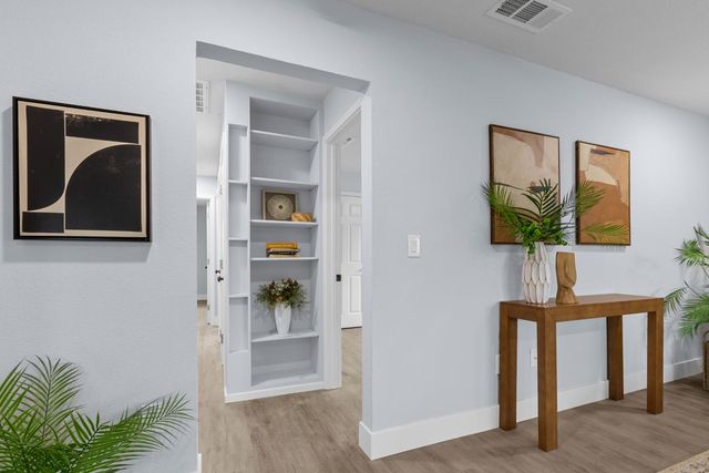 6907 Coronation Ct, Rio Linda, CA 95673