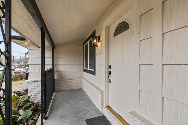 6907 Coronation Ct, Rio Linda, CA 95673