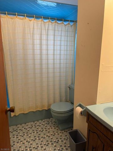 24 Stony Hill Rd, Clifton City, NJ 07013