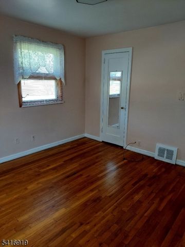 24 Stony Hill Rd, Clifton City, NJ 07013