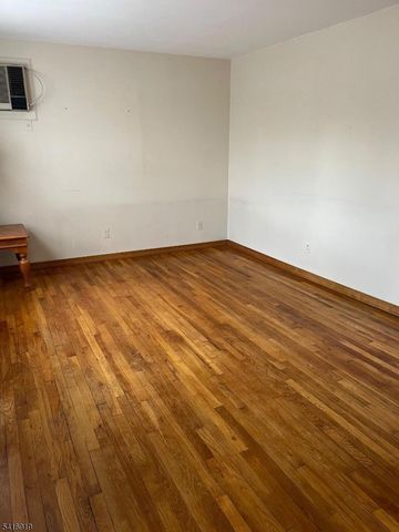 24 Stony Hill Rd, Clifton City, NJ 07013