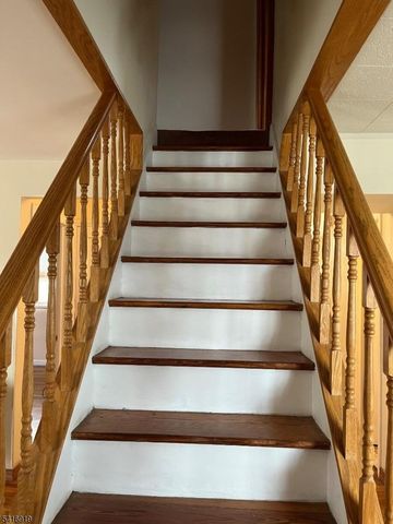 24 Stony Hill Rd, Clifton City, NJ 07013