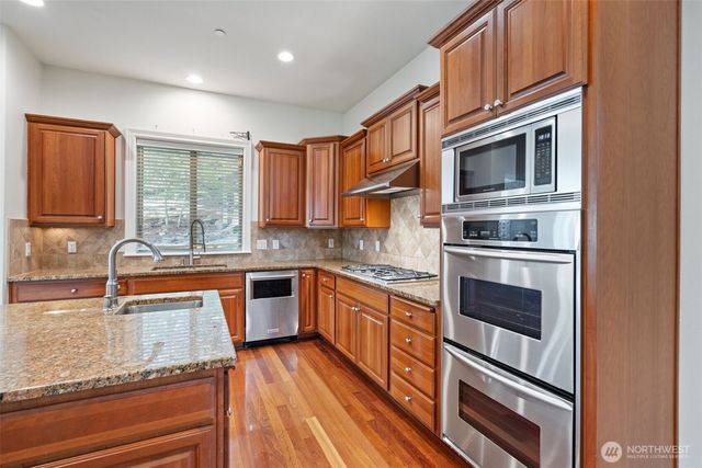 5823 NW Inglewood Court, Camas, WA 98607