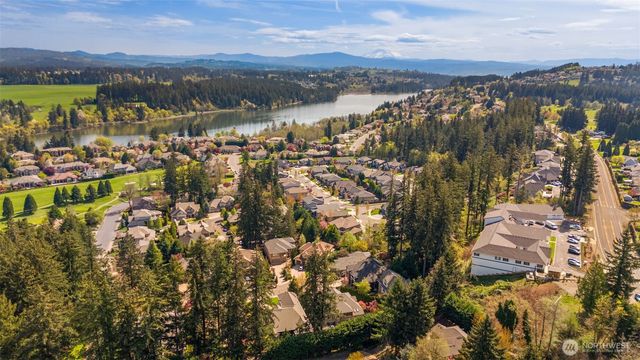 5823 NW Inglewood Court, Camas, WA 98607