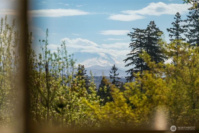 5823 NW Inglewood Court, Camas, WA 98607