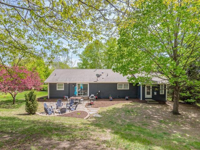 1036 Sunny Ridge Drive, Carver, MN 55315