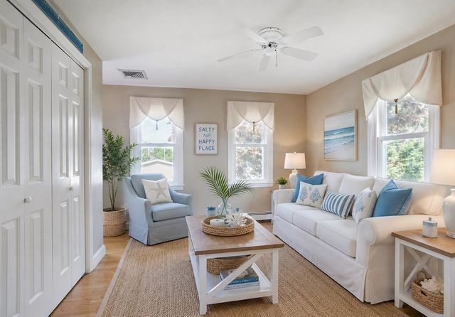 107 Newport Rd, Hull, MA 02045
