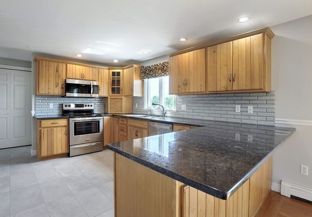 107 Newport Rd, Hull, MA 02045
