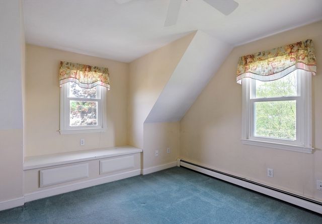 107 Newport Rd, Hull, MA 02045