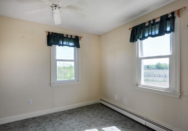 107 Newport Rd, Hull, MA 02045