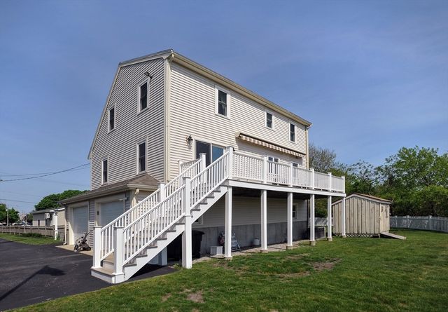 107 Newport Rd, Hull, MA 02045