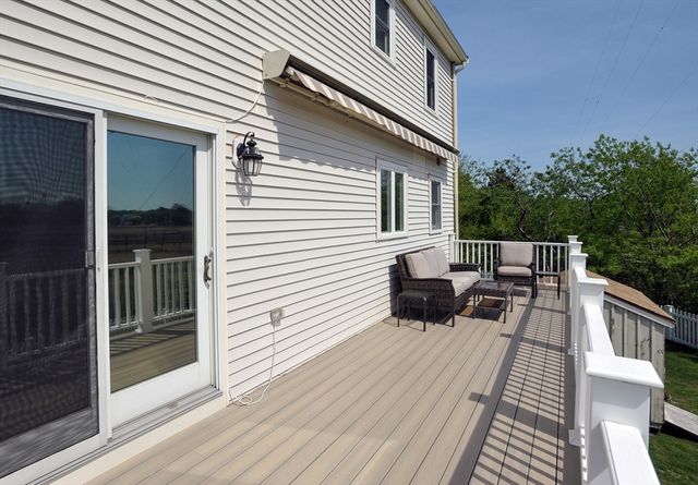 107 Newport Rd, Hull, MA 02045