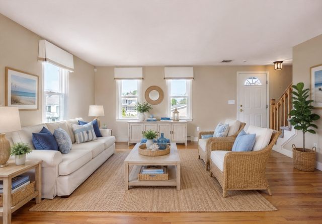 107 Newport Rd, Hull, MA 02045