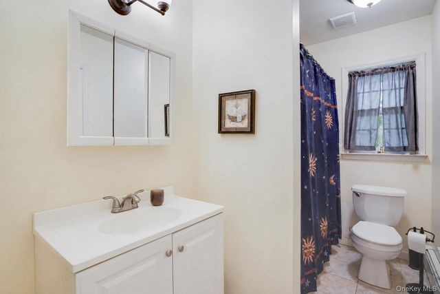 82 Roosevelt Road, Hyde Park, NY 12538