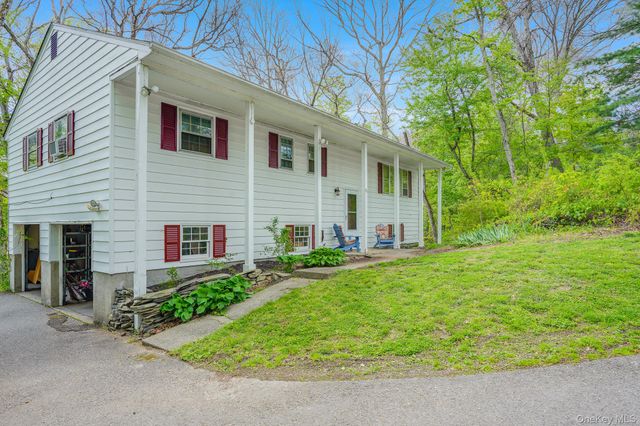 82 Roosevelt Road, Hyde Park, NY 12538
