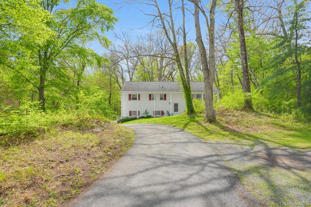 82 Roosevelt Road, Hyde Park, NY 12538