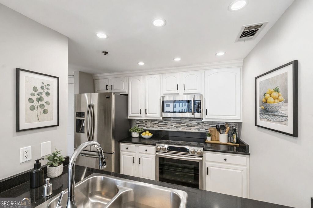 3481 Lakeside Drive 2303, Atlanta, GA 30326 — photo 3