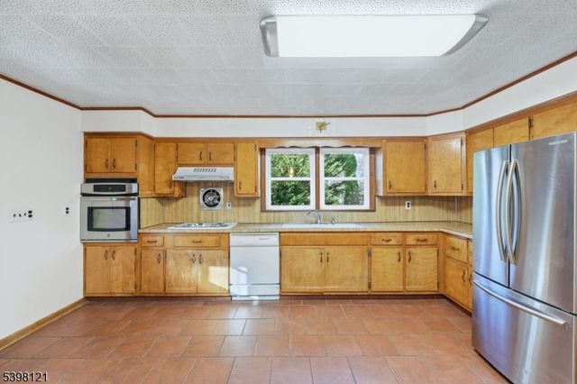 5 Dogwood Rd, Netcong Boro, NJ 07857