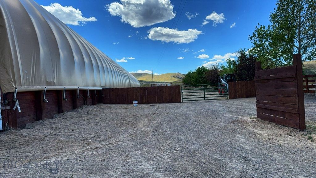 600 Blue Ribbon Lane, Dillon, MT 59725 photo 13