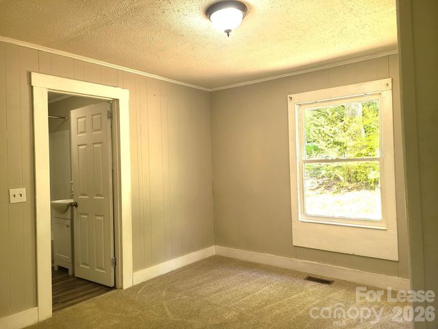 1502 Duncan Drive, Dallas, NC 28034