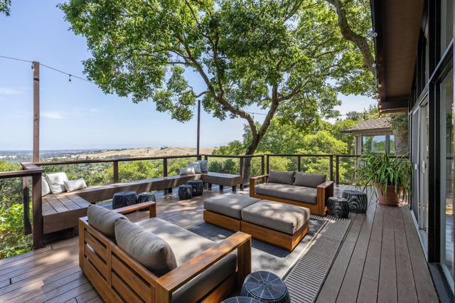 138 Bolivar Lane, Portola Valley, CA 94028