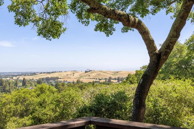 138 Bolivar Lane, Portola Valley, CA 94028