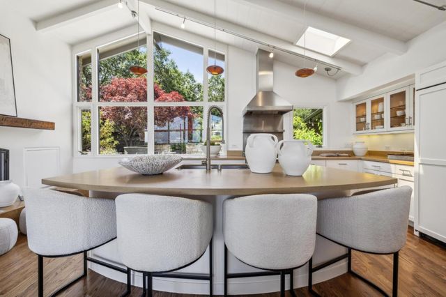 138 Bolivar Lane, Portola Valley, CA 94028