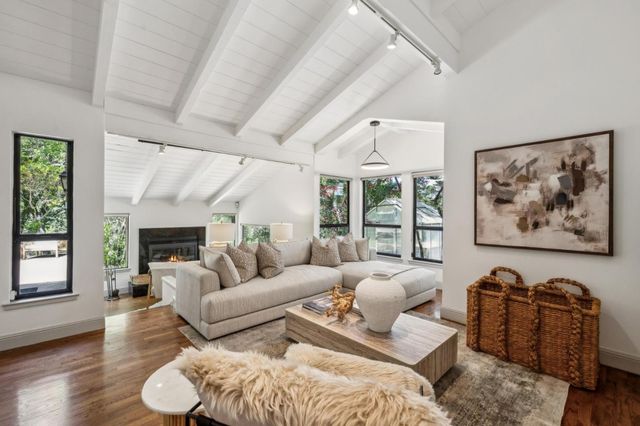 138 Bolivar Lane, Portola Valley, CA 94028