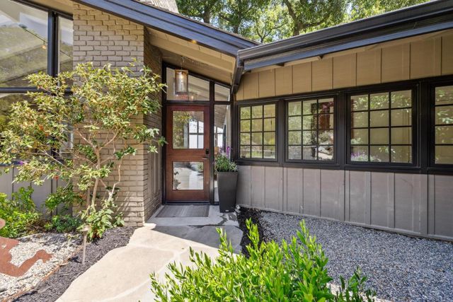 138 Bolivar Lane, Portola Valley, CA 94028