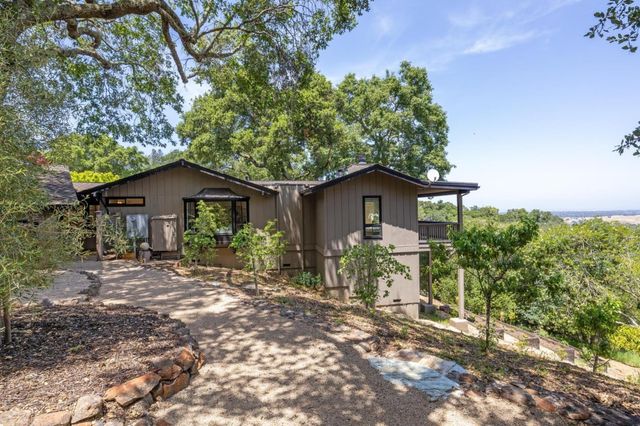 138 Bolivar Lane, Portola Valley, CA 94028
