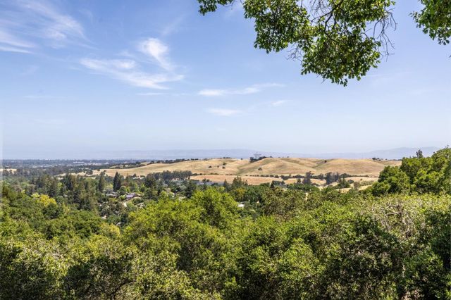 138 Bolivar Lane, Portola Valley, CA 94028