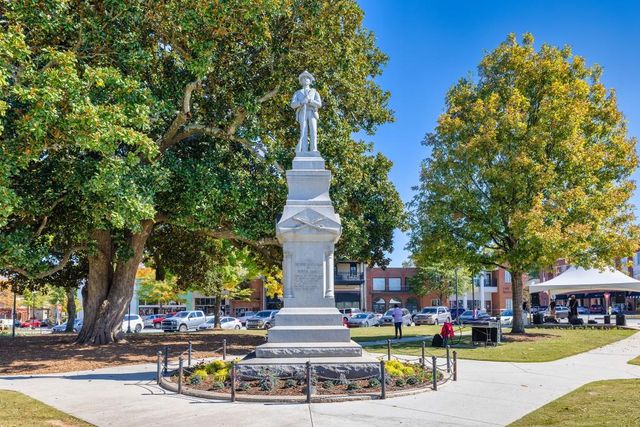 1297 PJ East Road, Covington, GA 30014